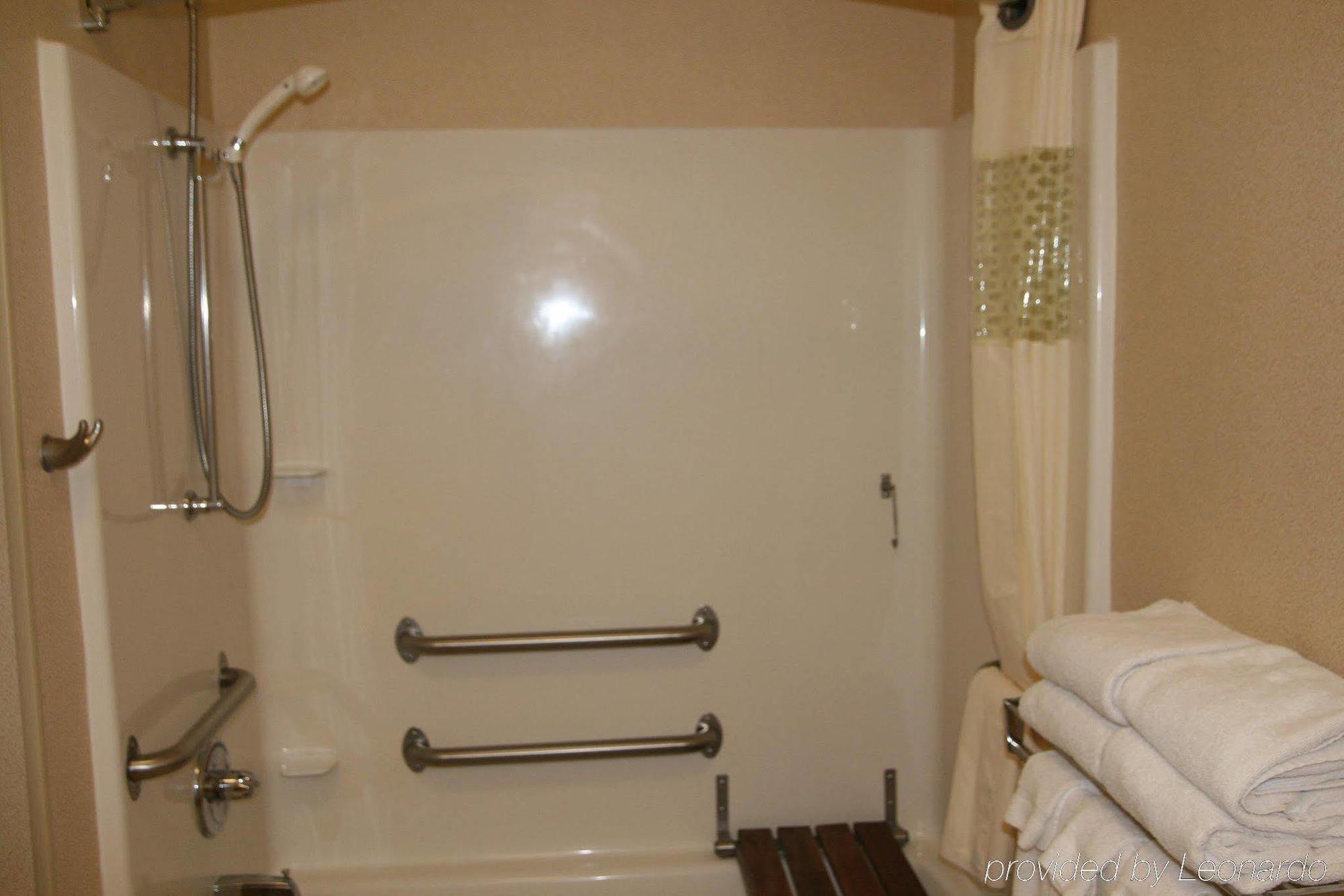 Hampton Inn Akron-Fairlawn Montrose Экстерьер фото